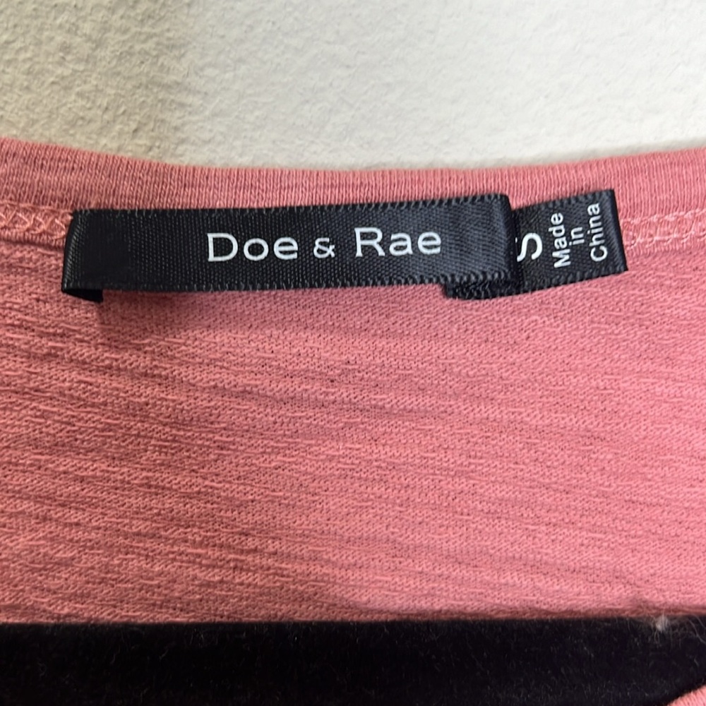 Doe & Rae Blouse - Picture 2 of 4